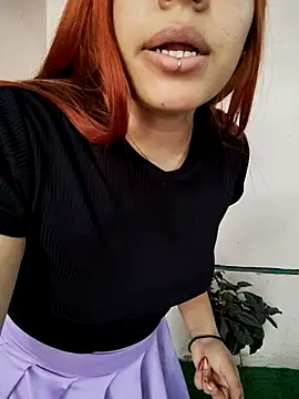Snapshot of Caro_kitty- chatting on 03-13-25, 04:34 Caro kitty- online show from 03-13-25, 04:34
