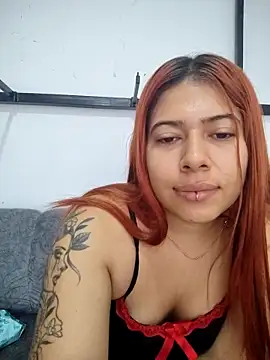 Snapshot of Caro_kitty- chatting on 03-17-25, 12:25 Caro kitty- online show from 03-17-25, 12:25