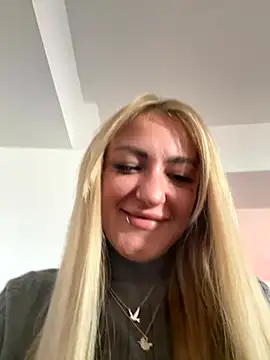 Snapshot of MazeSin chatting on 10-18-25, 09:21 MazeSin online show from 10-18-25, 09:21