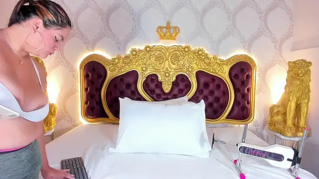 KendralHolson online show from 10-08-25, 04:54