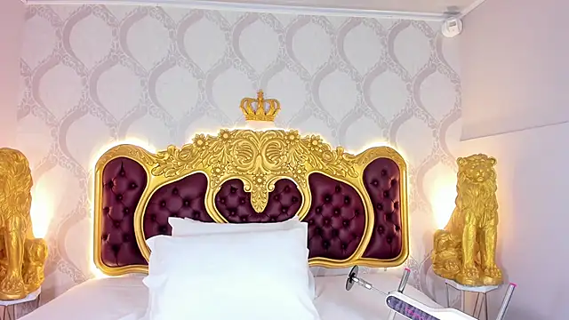 KendralHolson online show from 10-09-25, 04:43