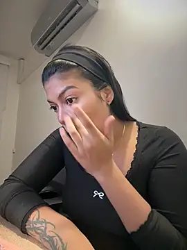 jennifer oliveira online show from 12-18-25, 09:04