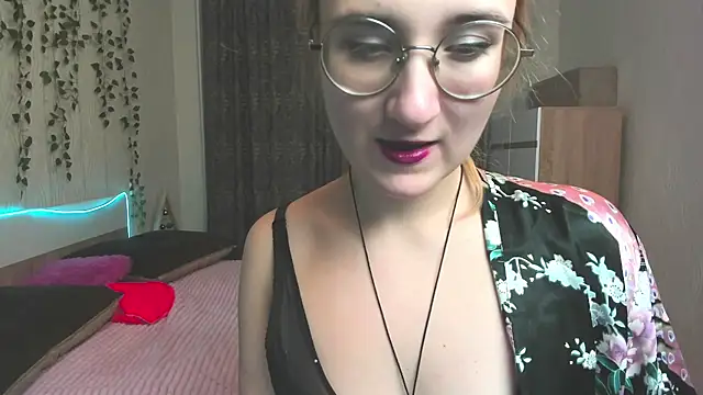 Miss Elsa  online show from 12-26-24, 02:55
