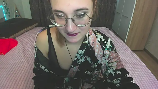 Miss Elsa  online show from 12-26-24, 05:58