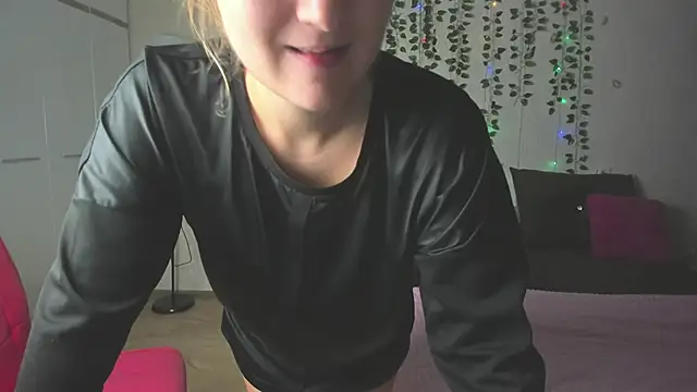 Miss Elsa  online show from 09-11-25, 01:11