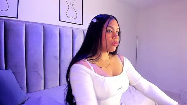 Laiia Page online show from 11-29-25, 11:46