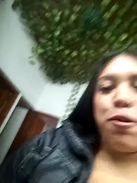 Snapshot of Laiia_Page chatting on 04-07-26, 12:27 Laiia Page online show from 04-07-26, 12:27