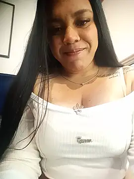 Snapshot of Laiia_Page chatting on 05-21-26, 12:23 Laiia Page online show from 05-21-26, 12:23
