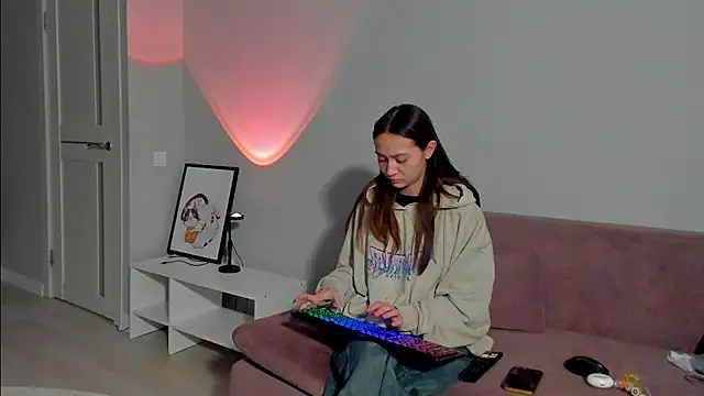 Snapshot of EllaSky_xoxo chatting on 01-18-25, 08:20 EllaSky xoxo online show from 01-18-25, 08:20