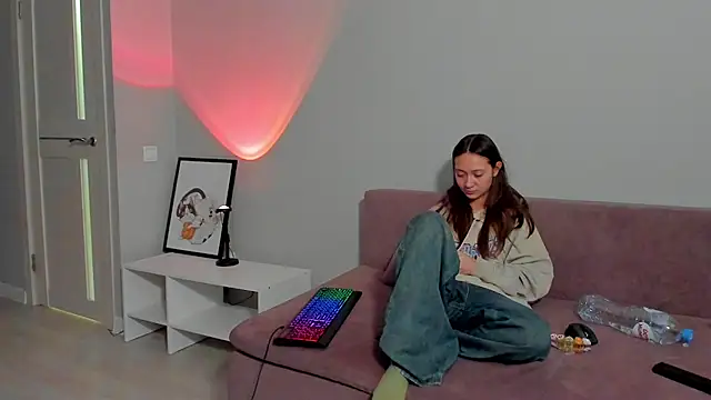 Snapshot of EllaSky_xoxo chatting on 01-21-25, 08:52 EllaSky xoxo online show from 01-21-25, 08:52