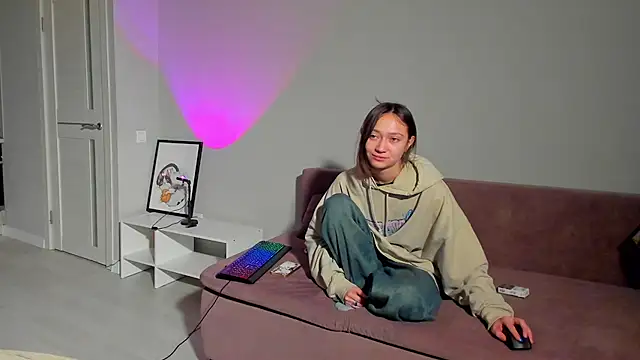 Snapshot of EllaSky_xoxo chatting on 01-28-25, 03:36 EllaSky xoxo online show from 01-28-25, 03:36