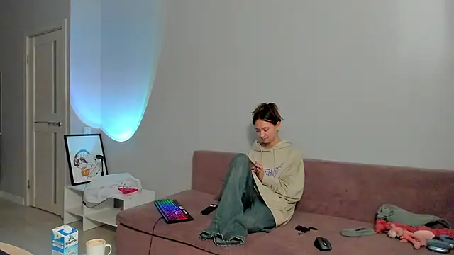 Snapshot of EllaSky_xoxo chatting on 02-05-25, 09:46 EllaSky xoxo online show from 02-05-25, 09:46