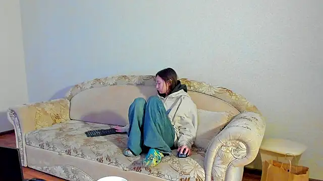 Snapshot of EllaSky_xoxo chatting on 03-18-25, 04:59 EllaSky xoxo online show from 03-18-25, 04:59