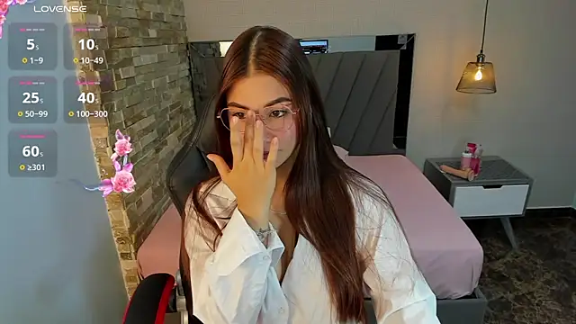 LIANEUMANN online show from 12-07-24, 07:32