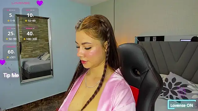 LIANEUMANN online show from 01-11-25, 10:29