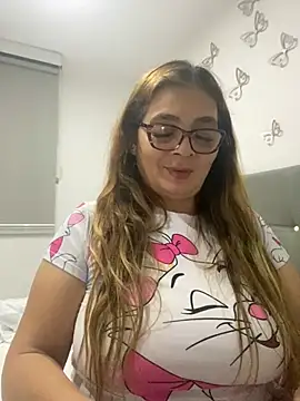 Snapshot of AntonellaAlondra4 chatting on 12-20-24, 04:42 AntonellaAlondra4 online show from 12-20-24, 04:42