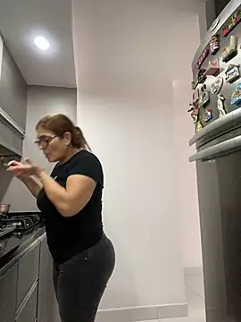Snapshot of AntonellaAlondra4 chatting on 01-03-25, 06:24 AntonellaAlondra4 online show from 01-03-25, 06:24