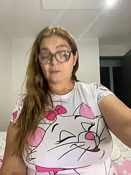 Snapshot of AntonellaAlondra4 chatting on 01-04-25, 03:18 AntonellaAlondra4 online show from 01-04-25, 03:18
