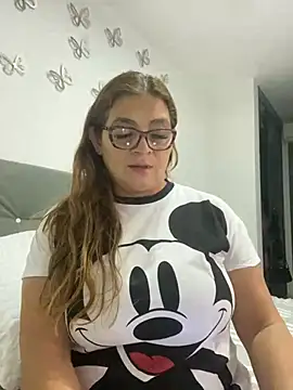 Snapshot of AntonellaAlondra4 chatting on 01-27-25, 04:09 AntonellaAlondra4 online show from 01-27-25, 04:09