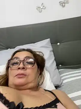 Snapshot of AntonellaAlondra4 chatting on 02-13-25, 12:21 AntonellaAlondra4 online show from 02-13-25, 12:21