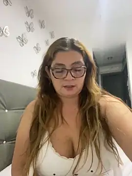 Snapshot of AntonellaAlondra4 chatting on 03-01-25, 04:47 AntonellaAlondra4 online show from 03-01-25, 04:47