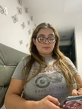 Snapshot of AntonellaAlondra4 chatting on 03-02-25, 01:58 AntonellaAlondra4 online show from 03-02-25, 01:58