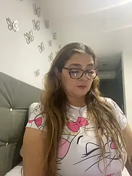 Snapshot of AntonellaAlondra4 chatting on 03-08-25, 04:56 AntonellaAlondra4 online show from 03-08-25, 04:56