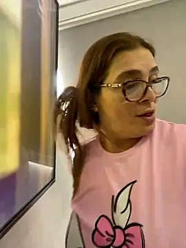 Snapshot of AntonellaAlondra4 chatting on 03-20-25, 04:53 AntonellaAlondra4 online show from 03-20-25, 04:53