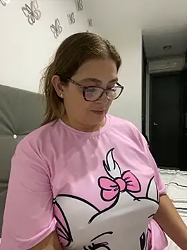 Snapshot of AntonellaAlondra4 chatting on 03-22-25, 03:52 AntonellaAlondra4 online show from 03-22-25, 03:52