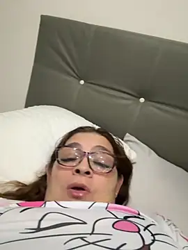 Snapshot of AntonellaAlondra4 chatting on 09-12-25, 03:28 AntonellaAlondra4 online show from 09-12-25, 03:28