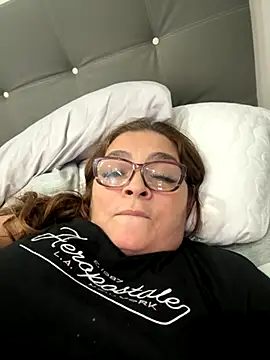 Snapshot of AntonellaAlondra4 chatting on 09-16-25, 04:08 AntonellaAlondra4 online show from 09-16-25, 04:08