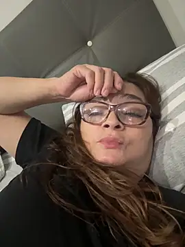 Snapshot of AntonellaAlondra4 chatting on 10-05-25, 03:05 AntonellaAlondra4 online show from 10-05-25, 03:05