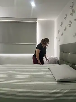 Snapshot of AntonellaAlondra4 chatting on 10-29-25, 03:36 AntonellaAlondra4 online show from 10-29-25, 03:36