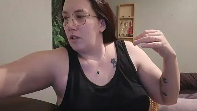 ThickGirlsDoItBetter online show from 03-22-25, 01:00