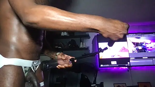 Snapshot of RodCummins chatting on 01-05-25, 11:26 RodCummins online show from 01-05-25, 11:26