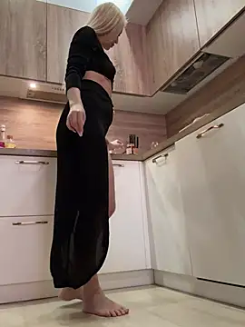 AdeleRoberts online show from 02-05-25, 08:21