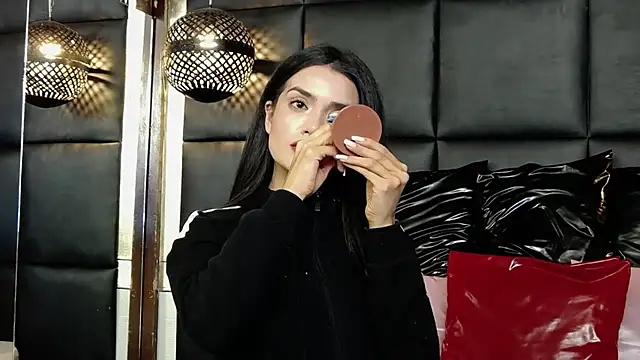 Snapshot of BlairBadgley chatting on 11-04-25, 11:48 BlairBadgley online show from 11-04-25, 11:48