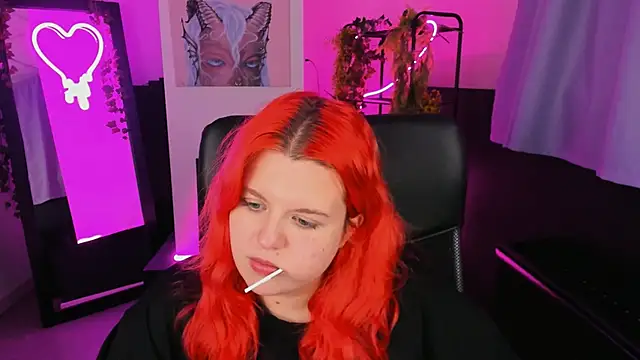 NielletaBlossom online show from 12-14-24, 08:13