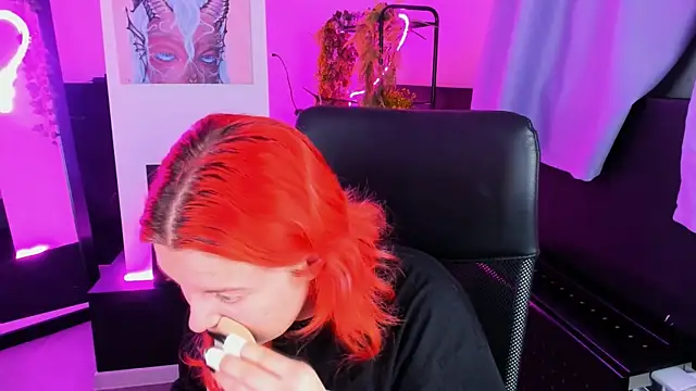 NielletaBlossom online show from 12-23-24, 05:17