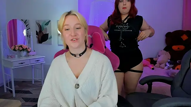 NielletaBlossom online show from 10-12-25, 02:43