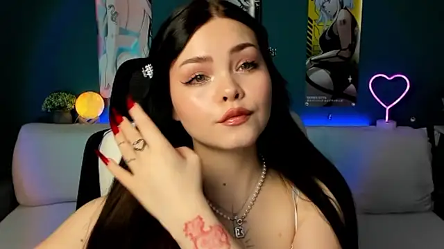 Snapshot of AkiraKatsu chatting on 01-21-25, 02:15 AkiraKatsu online show from 01-21-25, 02:15