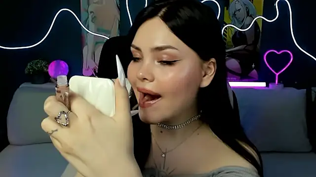 Snapshot of AkiraKatsu chatting on 02-06-25, 08:34 AkiraKatsu online show from 02-06-25, 08:34