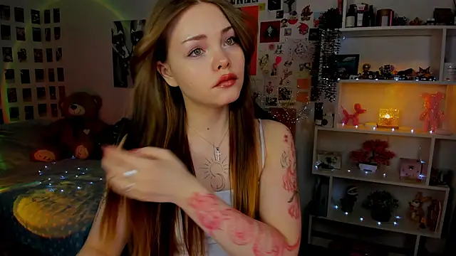 Snapshot of AkiraKatsu chatting on 02-08-26, 12:08 AkiraKatsu online show from 02-08-26, 12:08