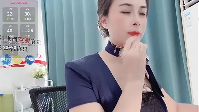 Qwi-V1 online show from 09-13-25, 08:14