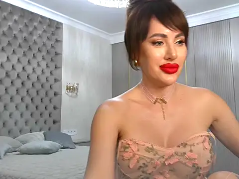 Snapshot of TianaPosh chatting on 01-01-25, 10:46 TianaPosh online show from 01-01-25, 10:46