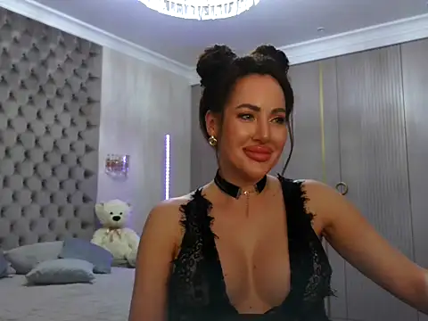 Snapshot of TianaPosh chatting on 02-04-25, 10:02 TianaPosh online show from 02-04-25, 10:02