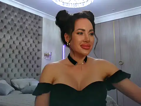 Snapshot of TianaPosh chatting on 02-06-25, 07:40 TianaPosh online show from 02-06-25, 07:40