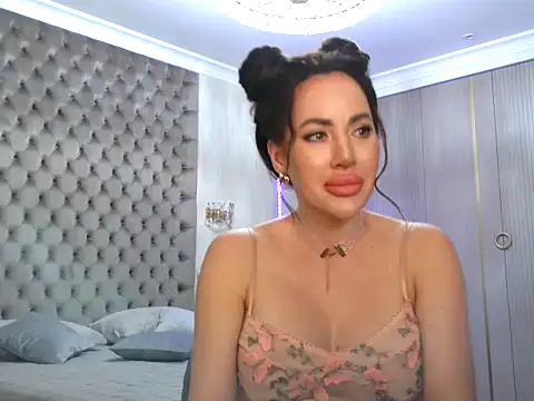 Snapshot of TianaPosh chatting on 02-16-25, 08:11 TianaPosh online show from 02-16-25, 08:11