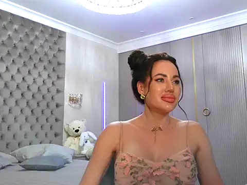 Snapshot of TianaPosh chatting on 02-17-25, 02:20 TianaPosh online show from 02-17-25, 02:20