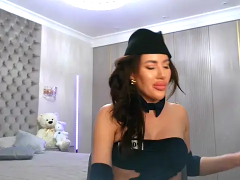 Snapshot of TianaPosh chatting on 02-27-25, 07:26 TianaPosh online show from 02-27-25, 07:26